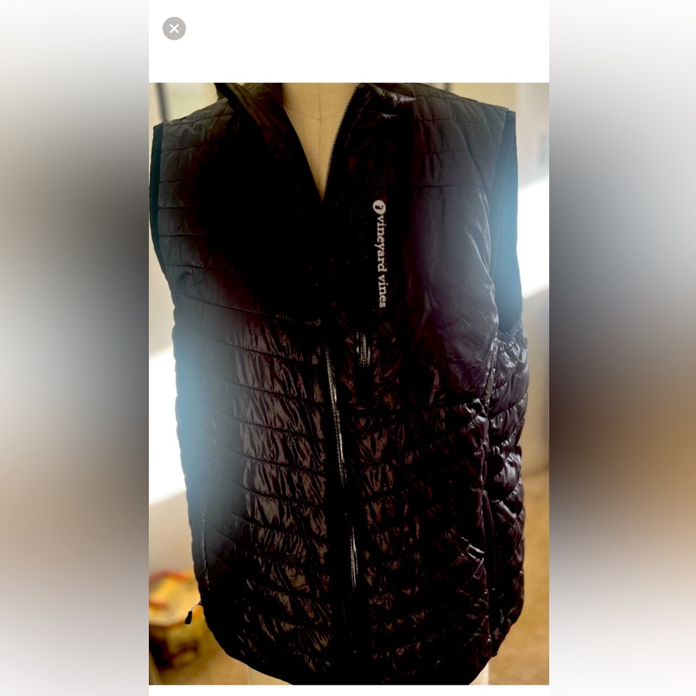 EUC Vineyard Vines Men's Black Quilted Vest Small